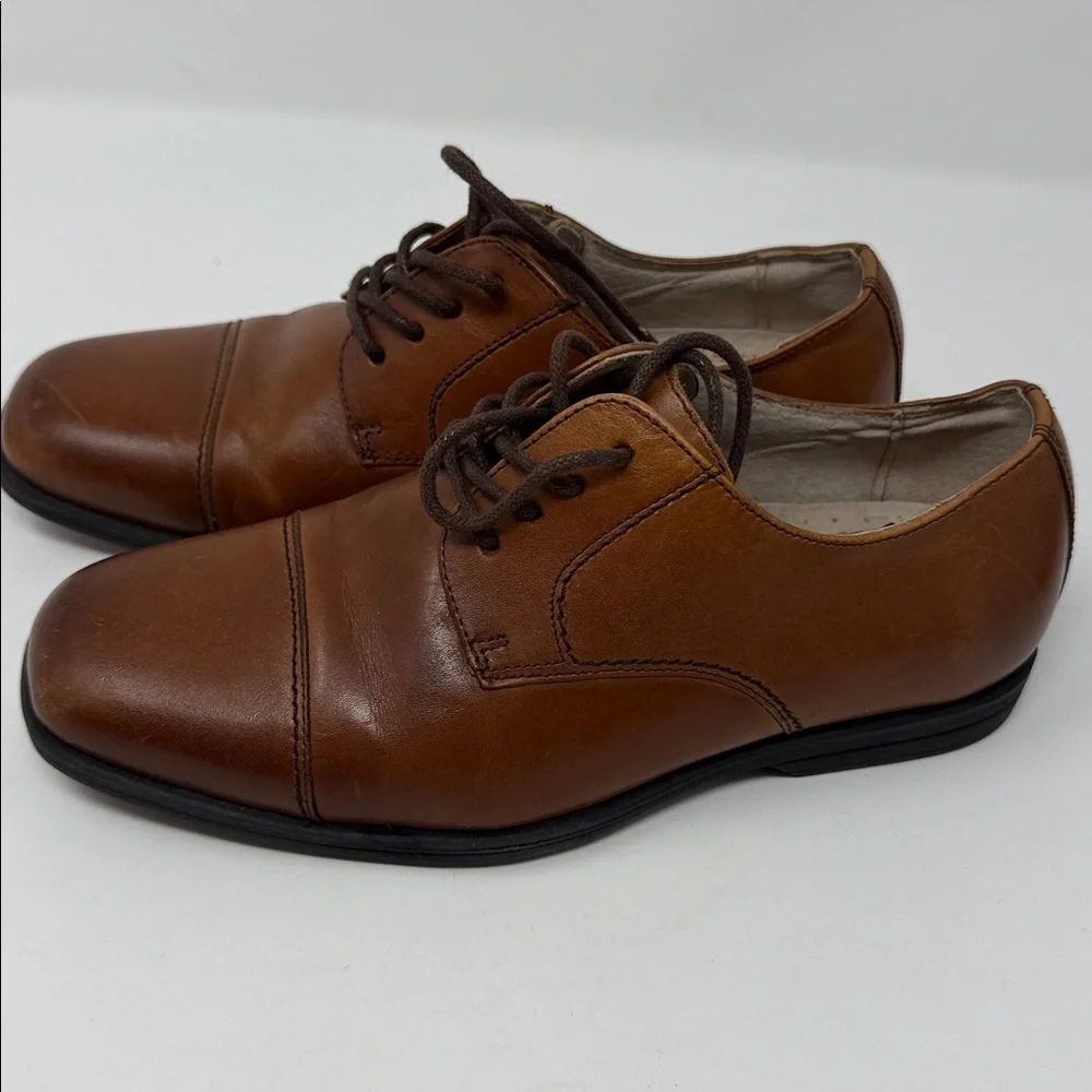 Florsheim Kids Tan Leather Dress Shoes Size 3M Sole is 9 3/4 “ long